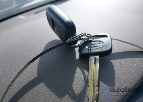 2003 Toyota Corolla Le z USA, uszkodzony, nr VIN JTDBR32E930022902